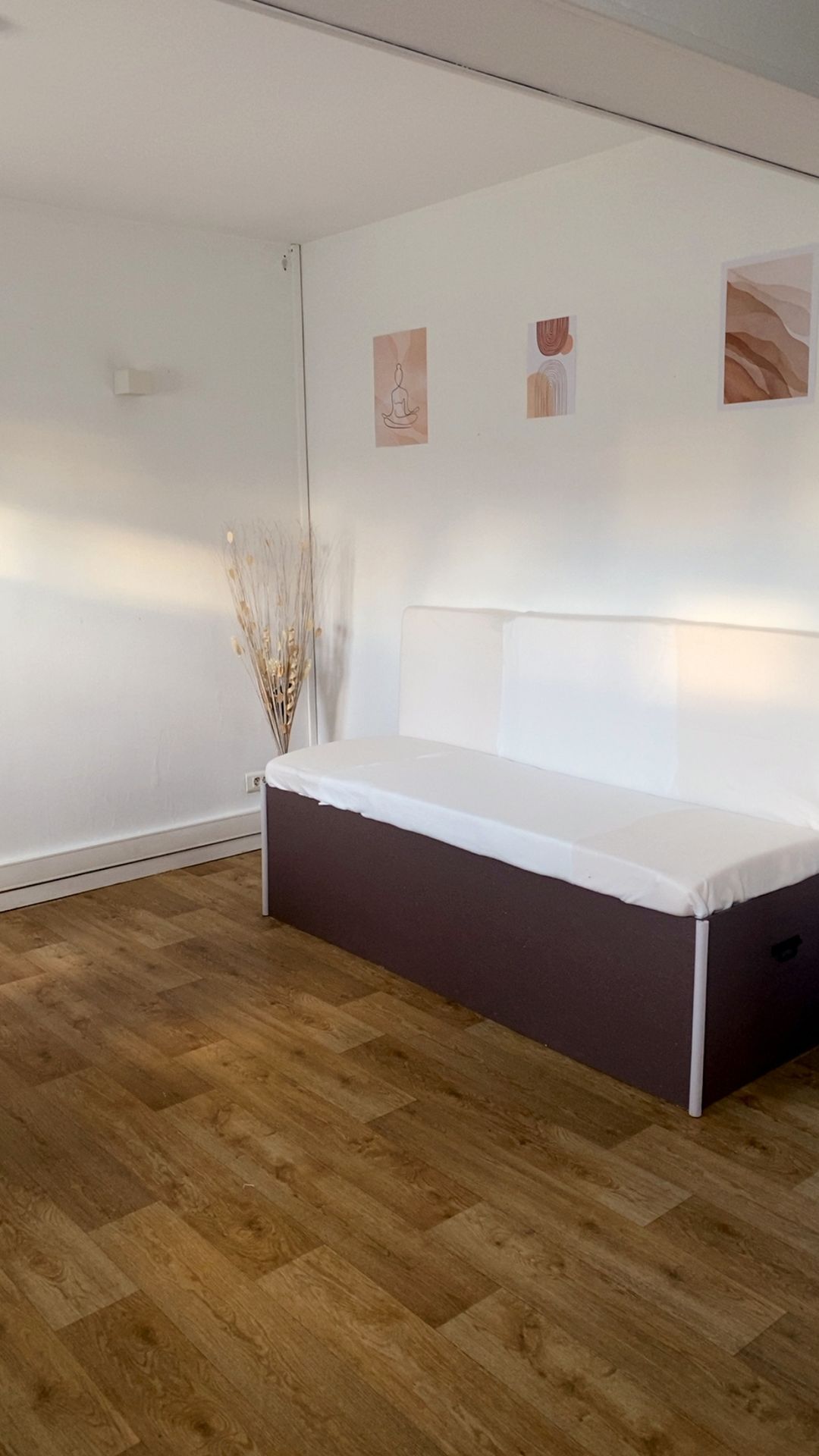 Espace de pratique de la sophrologie au cabinet, propice à la relaxation, à la respiration et à la visualisation positive.